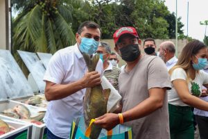 Imagem da notícia - Peixe no Prato Solidário: Wilson Lima entrega seis toneladas de pescado em Manacapuru