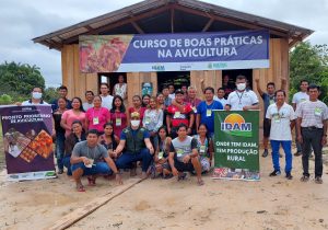 Imagem da notícia - Em Amaturá, Idam realiza curso de boas práticas na avicultura em comunidade indígena