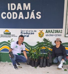 Imagem da notícia - Idam fomenta a agricultura familiar em Codajás com distribuição de mudas de citros