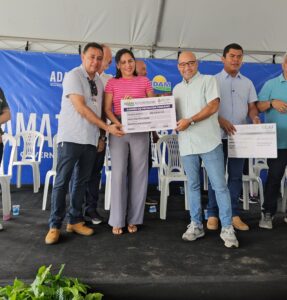 Imagem da notícia - Governo do Amazonas entrega R$ 1,6 milhão em crédito rural para agricultores de Rio Preto da Eva