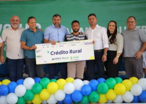 Imagem da notícia - Em Lábrea, Governo do Amazonas entrega R$ 98 mil em crédito rural a agricultores e pescadores