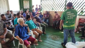 Imagem da notícia - Em Canutama, extrativistas recebem orientação sobre extração de látex e óleos vegetais