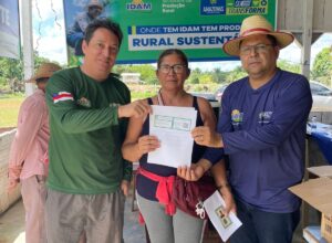 Imagem da notícia - Em ação itinerante, Idam leva regularização e doação de mudas a agricultores de Manacapuru